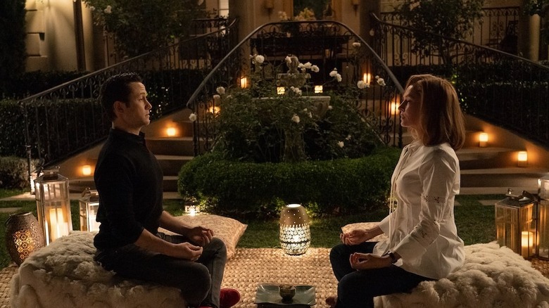 Joseph Gordon-Levitt and Uma Thurman in Super Pumped TV series