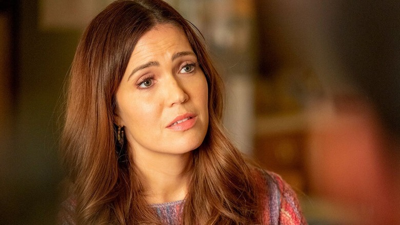 Rebecca Pearson with a concerned look on her face in "This Is Us"