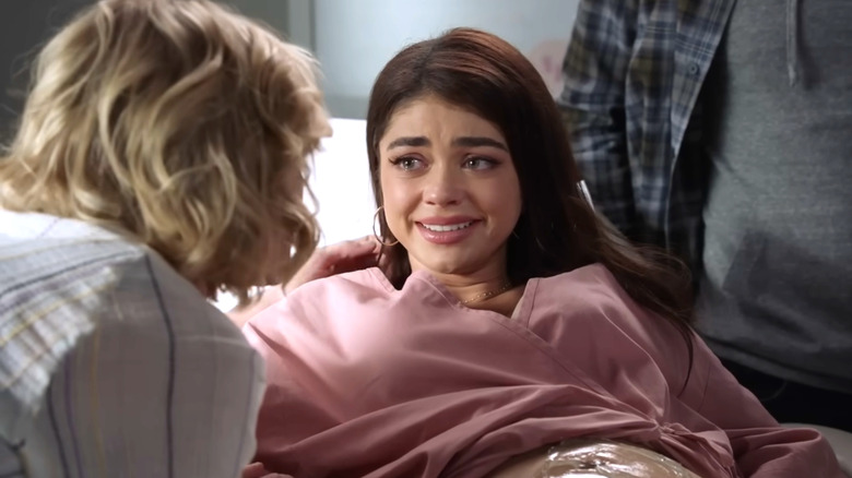 Haley talking to Claire while pregnant in hospital in "Modern Family"