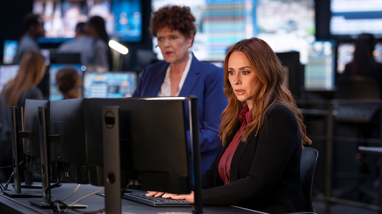Jennifer Love Hewitt in 9-1-1 crossover with 9-1-1 Nashville