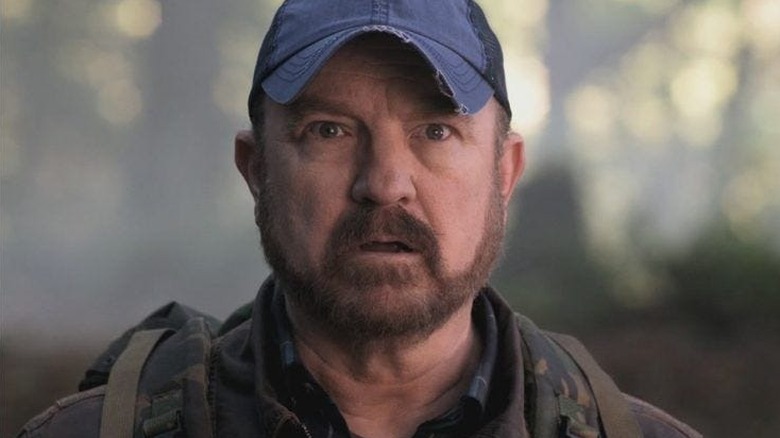 Bobby Singer (Jim Beaver) Supernatural'da şaşkına dönmüş görünüyor