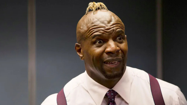 Terry Jeffords with a spider on his head in Brooklyn 99