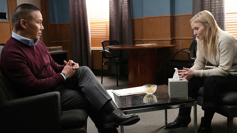 Dr. Huang and Rollins have a conversation in Law & Order: SVU