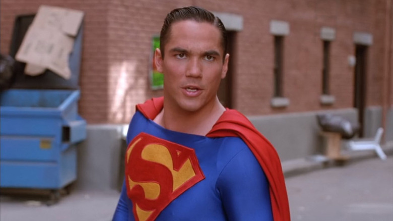 Dean Cain as Superman, standing on the street in Lois and Clark: The New Adventures of Superman.