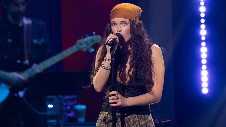 Bella Emry makes Top 30 for American Idol Season 24