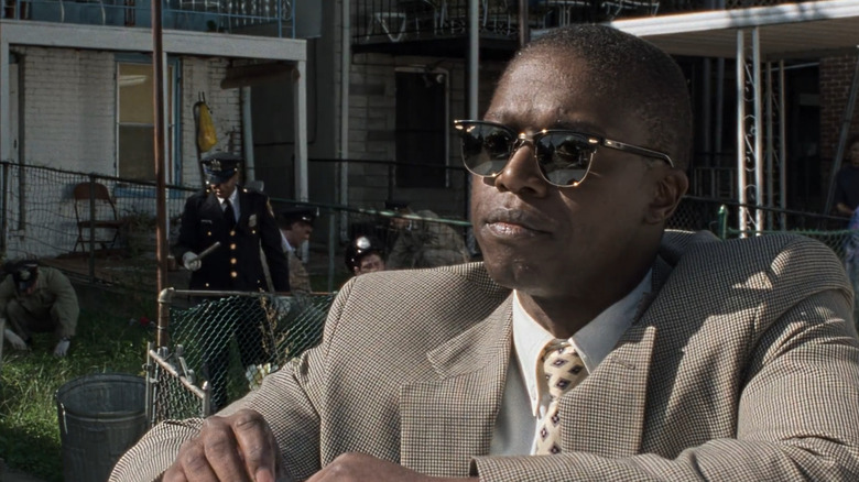 Frank Pembleton wearing sunglasses at a crime scene in "Homicide: Life on the Street" (1993)