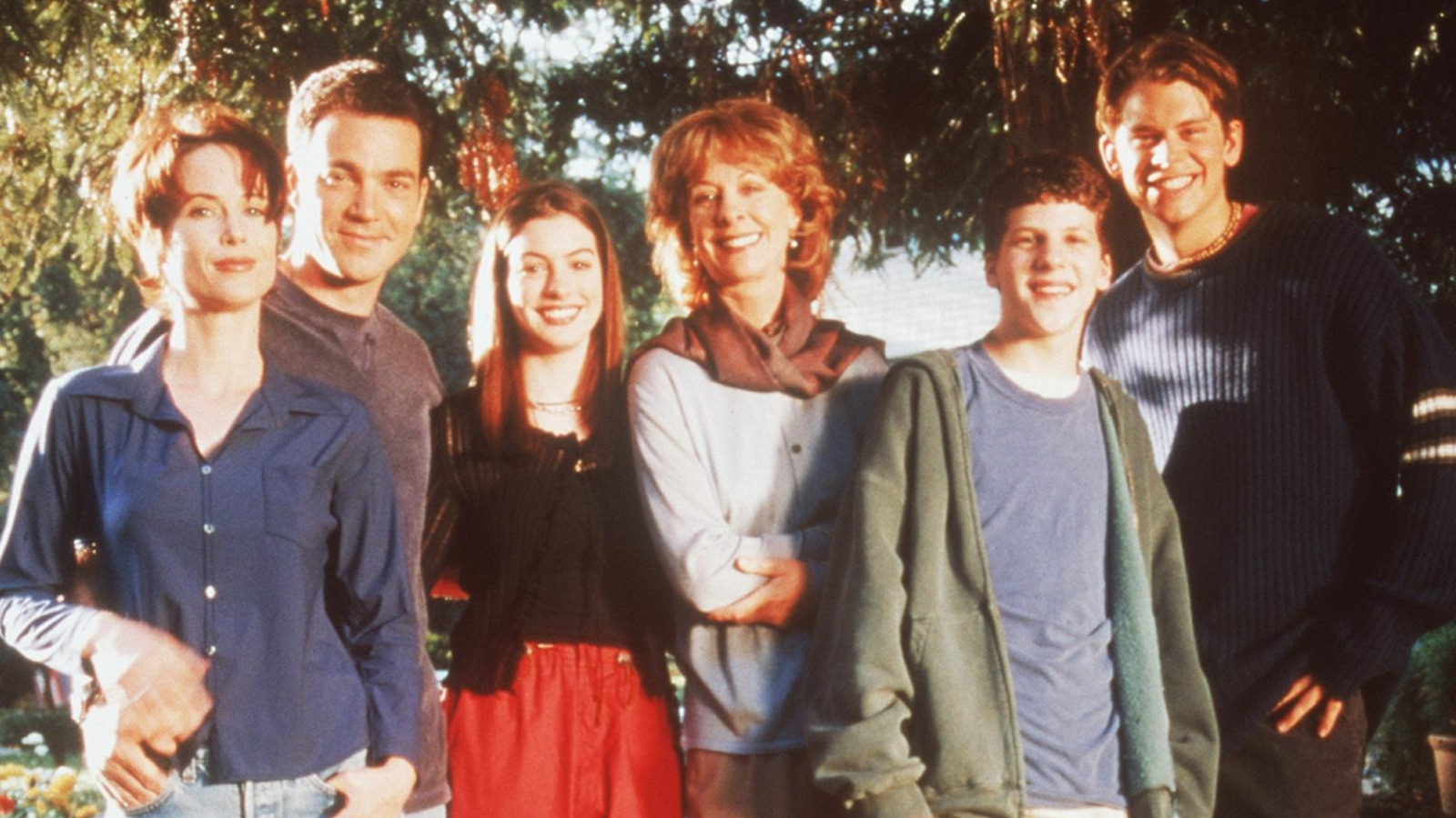 Anne Hathaway And Jesse Eisenberg Made Their Debut In A Forgotten ’90s TV Show