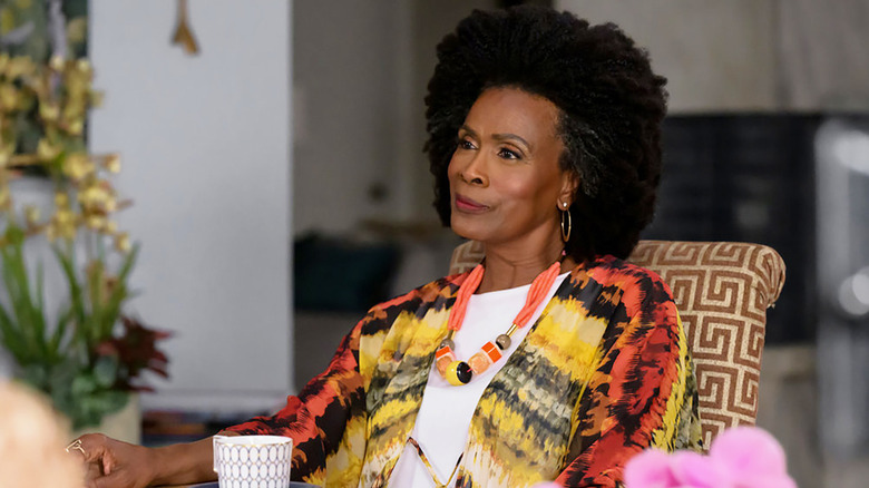 Janet Hubert como Iris no episódio 7 da 4ª temporada de Peacock's Bel-Air