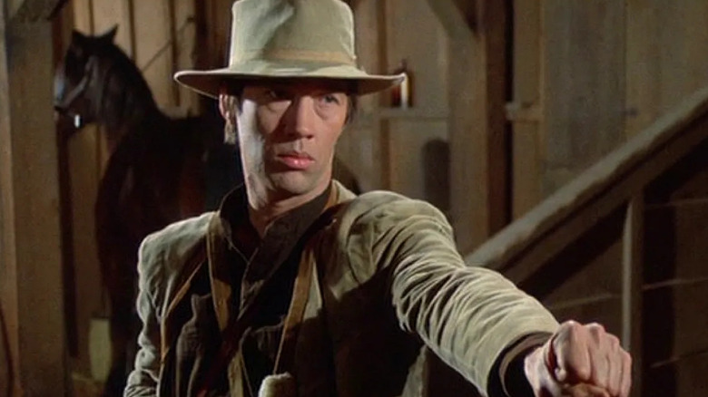 Kwai Chang Caine (David Carradine) strikes a fighting pose in Kung Fu