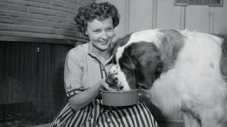 Betty White in a photoshoot promoting Life with Elizabeth