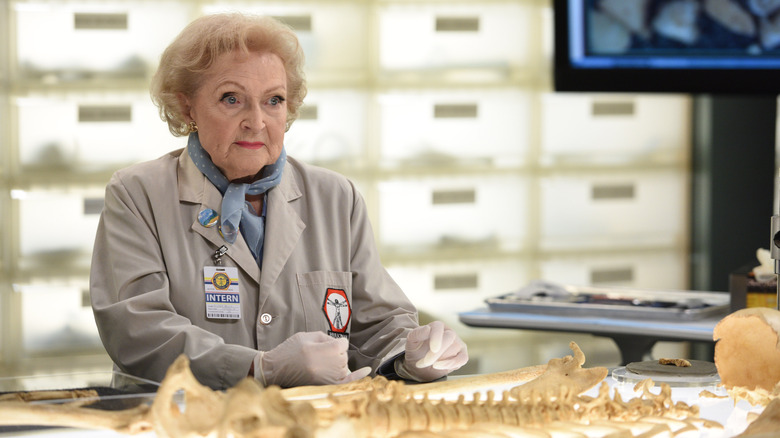 Beth (Betty White) working in a lab in Bones