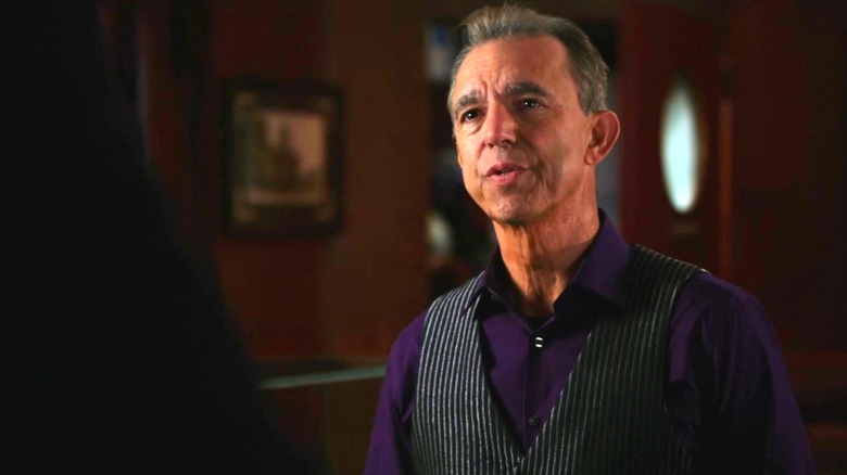 Lenny (Jay Thomas) speaking in Bones