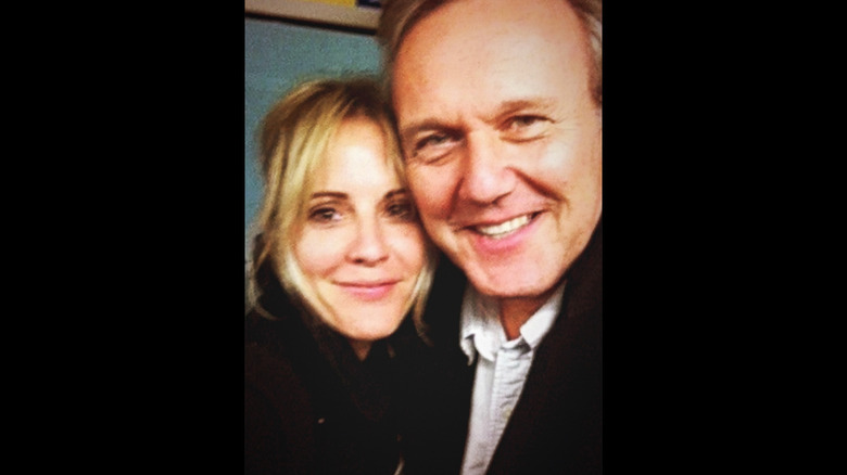 Emma Caulfield ve Anthony Stewart Başkanı