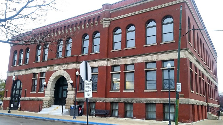The former 7th District police station in Chicago