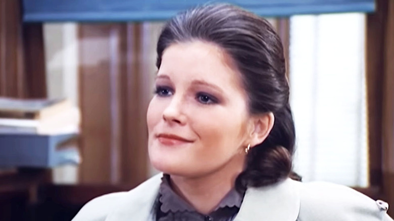 Kate Mulgrew sırıtıyor