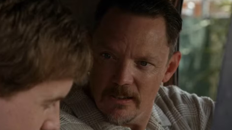 Matthew Lillard as David Turner, talking to his accomplice in a car on Criminal Minds.