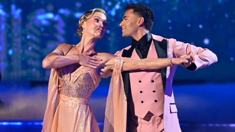 Julia Stiles and Ezra Sosa on Dancing With the Stars Season 35 Week 4