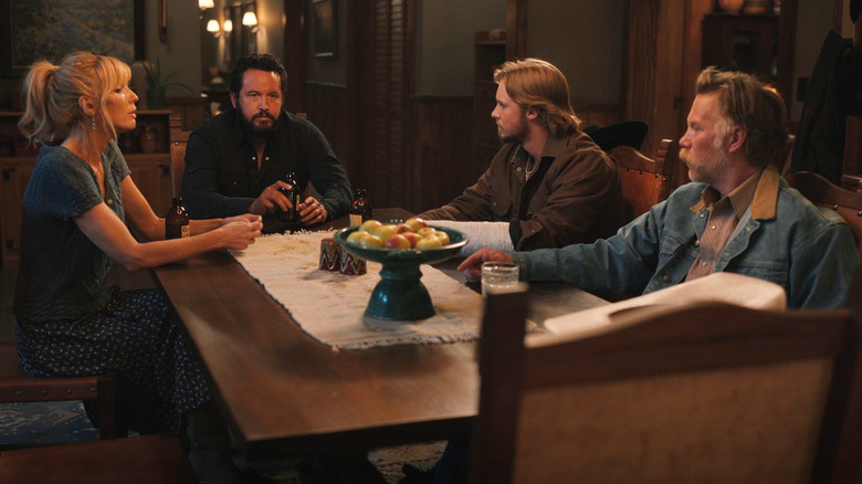 Beth, Rip, Austin ve Zachariah Dutton Çiftliği'nde