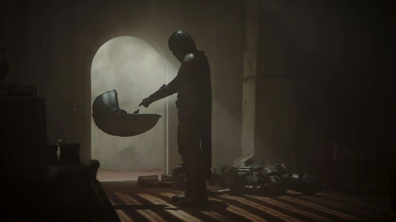 Din Djarin meets Grogu in The Mandalorian