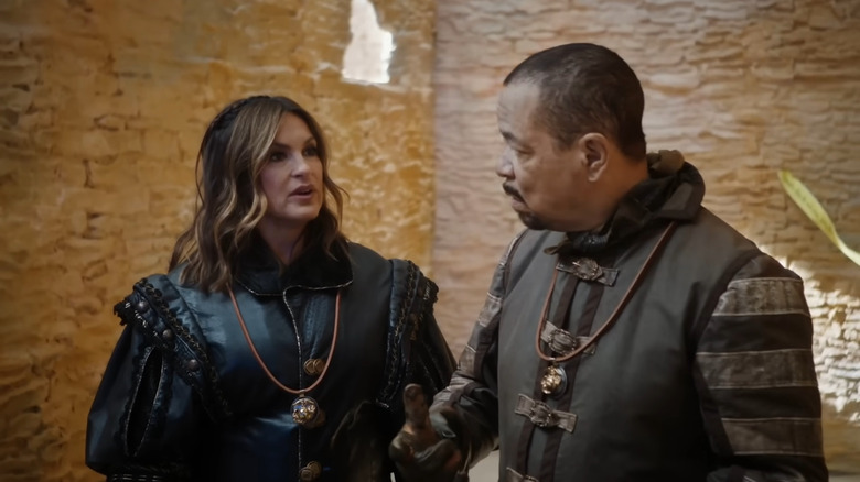 Mariska Hargitay and Ice-T appear on "Saturday Night Live"