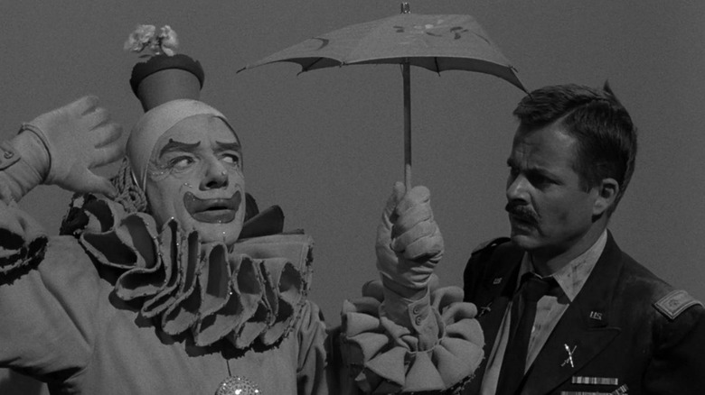 Clown (Murray Matheson) talks to Major (William Windom) in The Twilight Zone