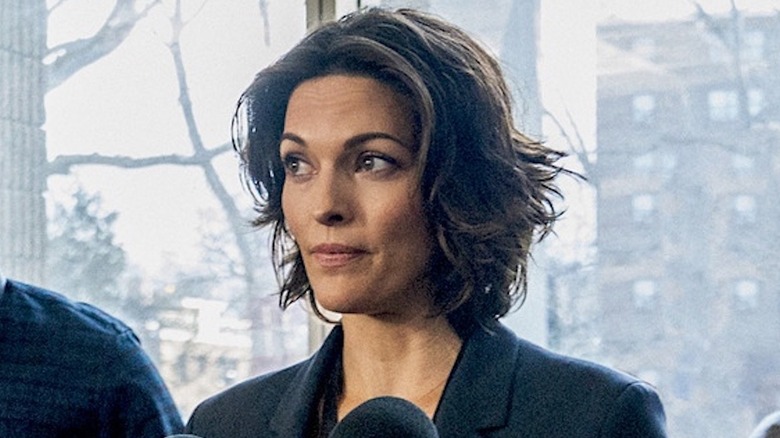 FBI's Alana de la Garza appears in FBI: Most Wanted