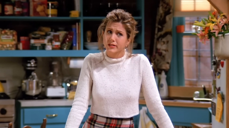 Rachel in the apartment in Season 1 of Friends (1994)