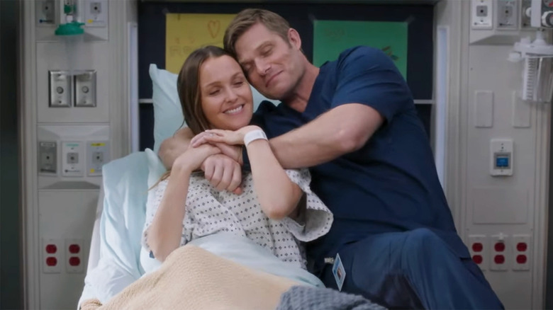 Jo e Link na temporada 22 de Grey's Anatomy, episódio 10
