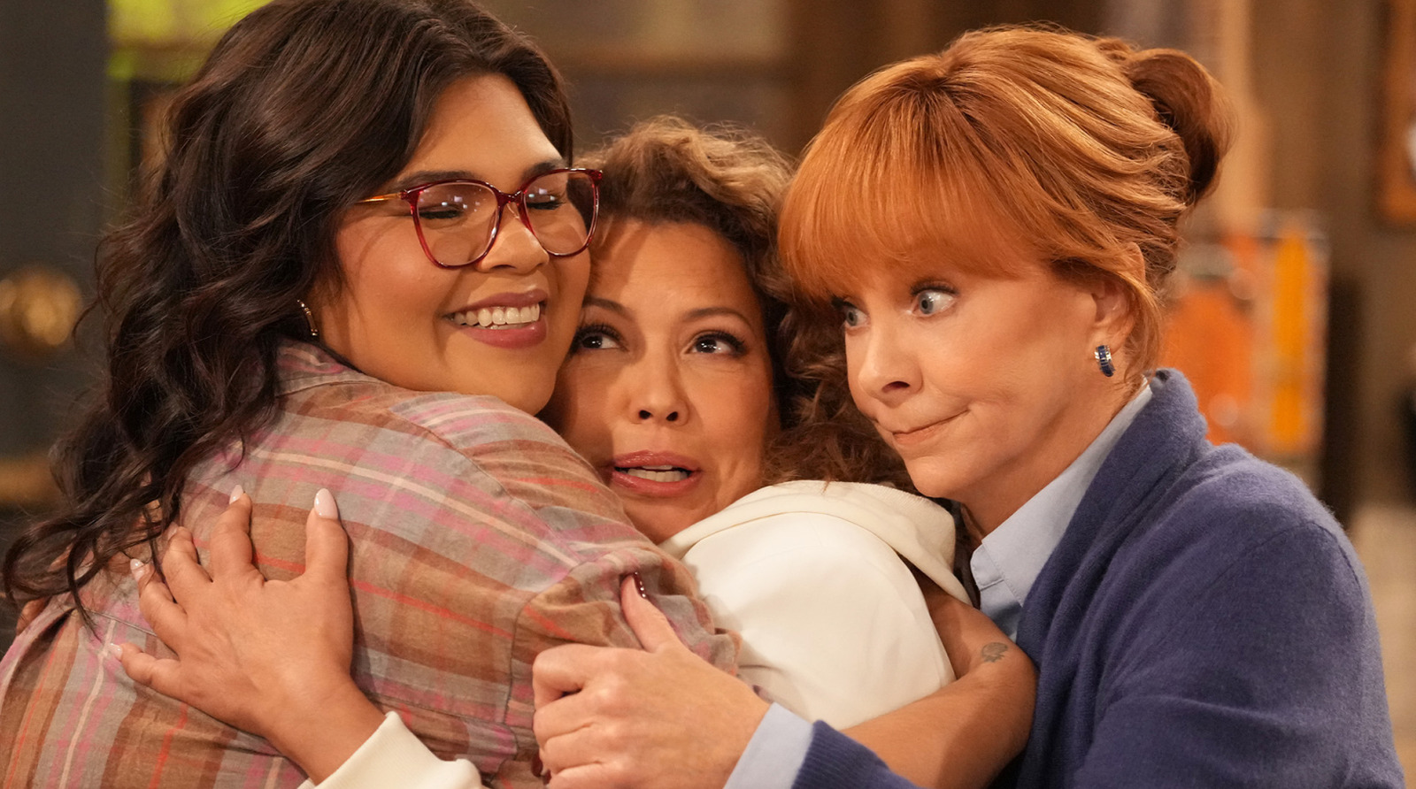 Happy's Place Showrunner Explains Why Bobbie And Isabella May Never Get Closure When It Comes To Their Father