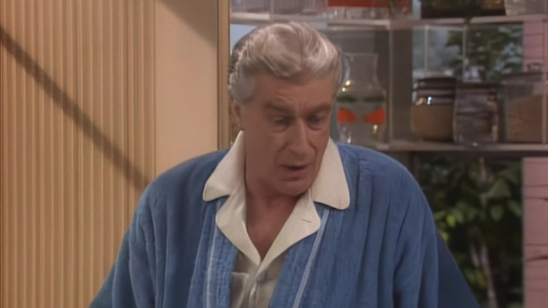 Richard Mulligan as Harry Weston talks to his dog on Empty Nest