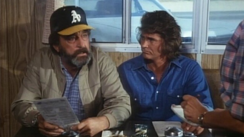 Victor French as Mark and Michael Landon as Jonathan share a meal on Highway to Heaven.