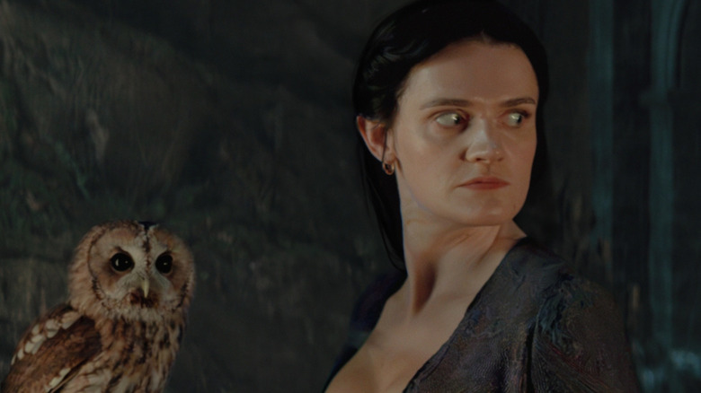 Alys and an owl in House of the Dragon