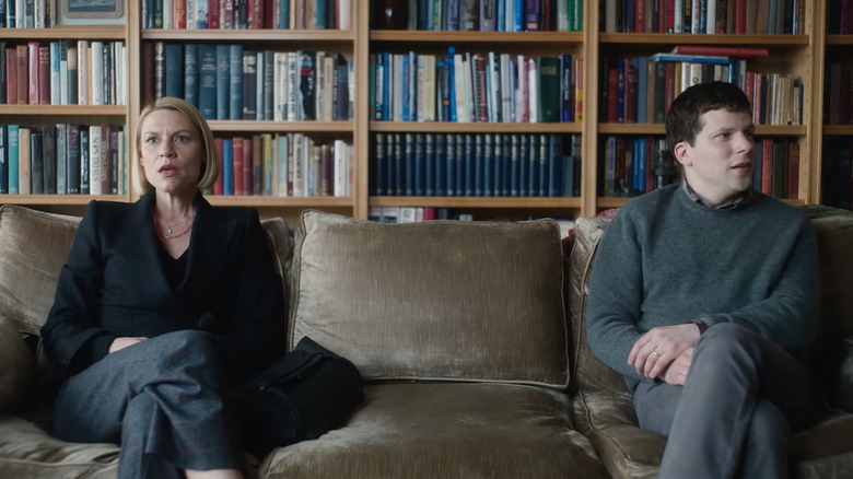 Rachel (Claire Danes) and Toby (Jesse Eisenberg) upset during couples therapy on Fleishman is in Trouble