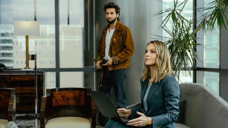 Guy Burnet as Charlie and Kayla Wallace as Rebecca in Landman