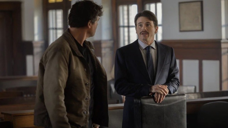 Hal Jordan (Kyle Chandler) stands in a courtroom next to Billy Macon (Jason Ritter) in "Lanterns"