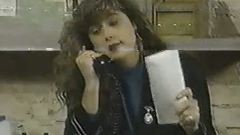 Maura Tierney in an episode of The Van Dyke Show.