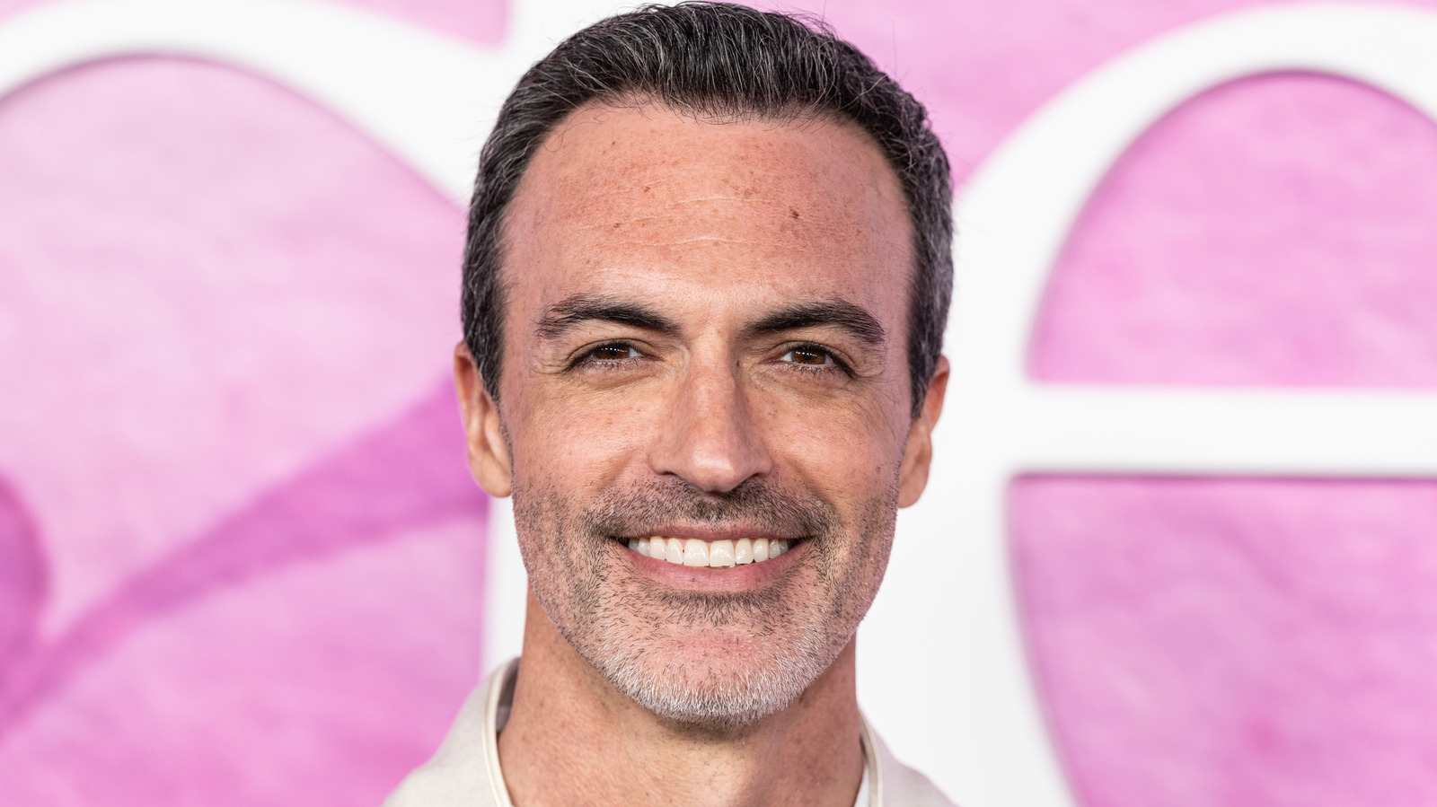 Law & Order Star Reid Scott Has Also Played Two Of The DC Universe's Most Important Dads