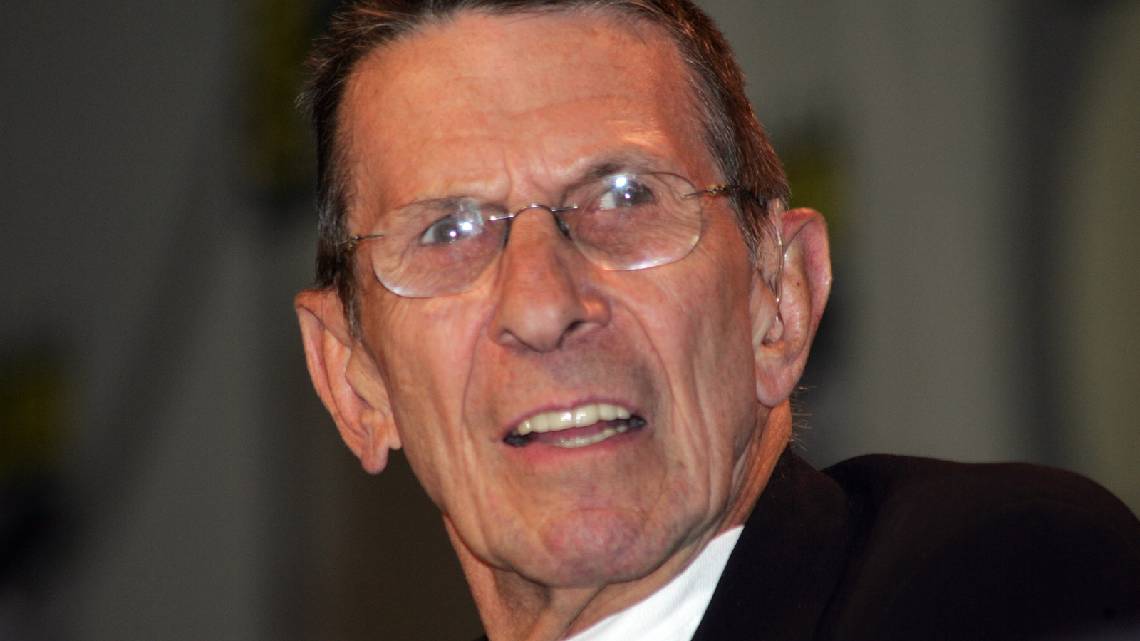 Leonard Nimoy Was In Tim Burton's TV Version Of Aladdin With James Earl Jones As The Genie