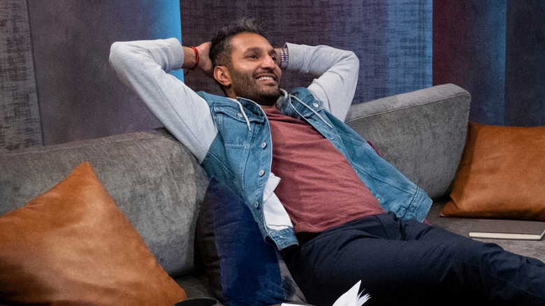 Shake in Love Is Blind