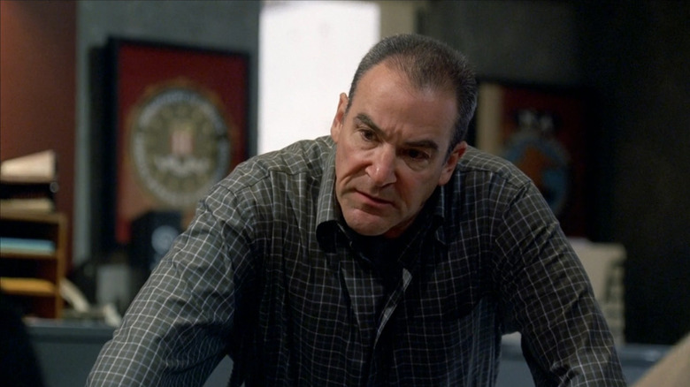 Jason Gideon looking stern during a briefing in "Criminal Minds" (2005)