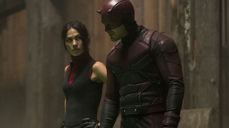 Elektra and Daredevil prepare for battle on Daredevil (2015-2018)