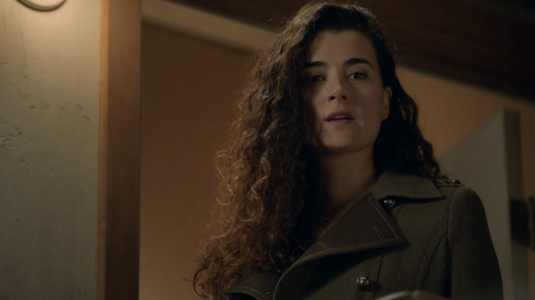 Ziva David greets Agent Gibbs after a long absence in NCIS.