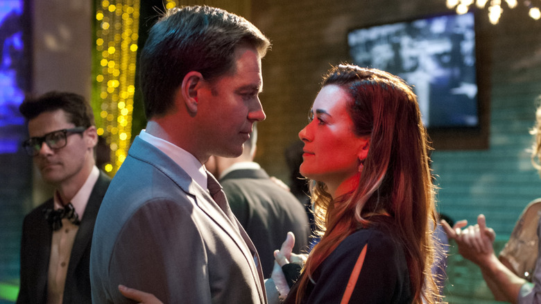 Tony DiNozzo and Ziva David gaze into each other's eyes while dancing on NCIS