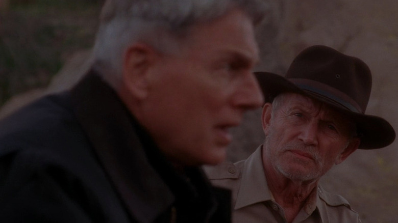 Lance Henriksen in sherrif's outfit next to Mark Harmon as Gibbs in NCIS