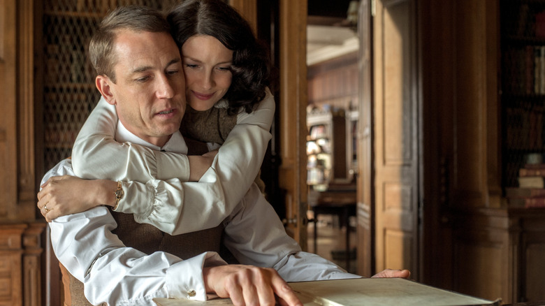 Frank and Claire in Outlander