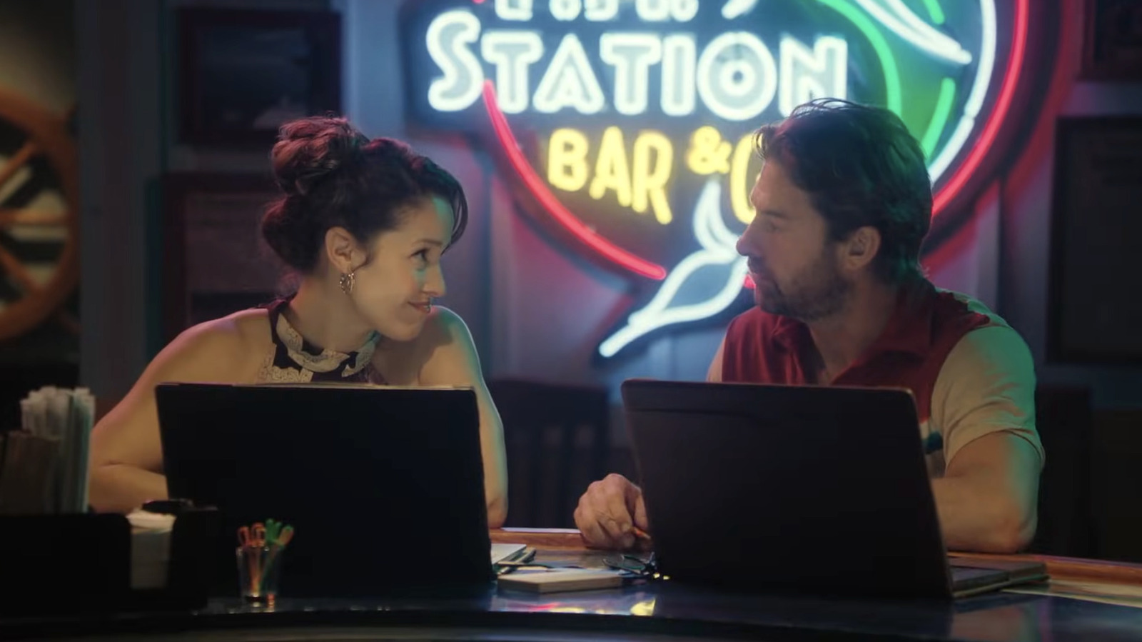 RJ Decker Trailer: Scott Speedman, Jaina Lee Ortiz Star In Steamy ...