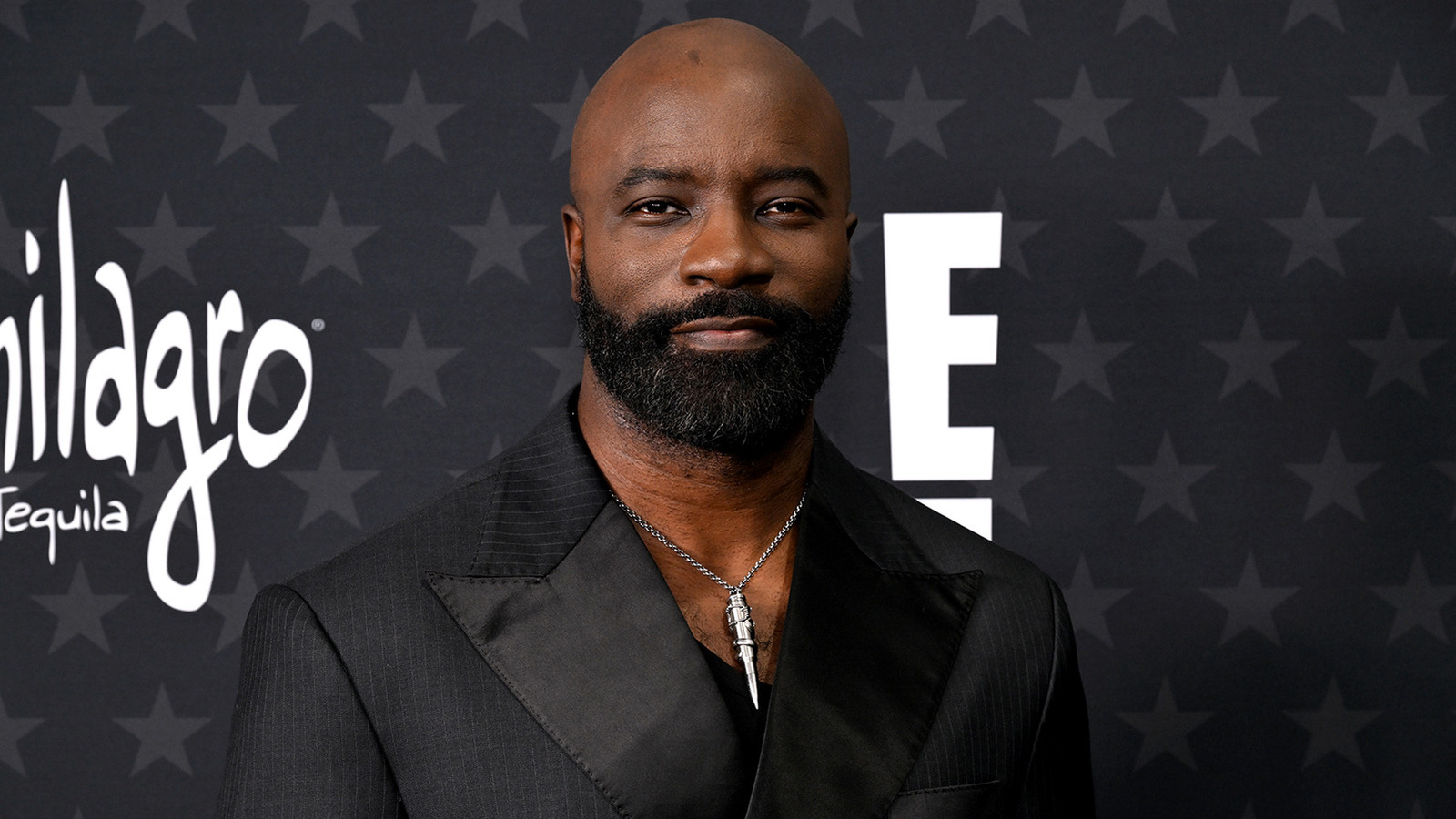 CBS naroča novo pravno dramo 'Cupertino' Roberta in Michelle King z Mikom Colterjem v glavni vlogi za sezono 2026-2027