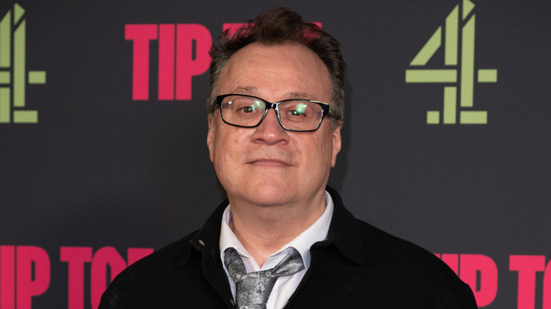 Russell T Davies kırmızı halı etkinliğinde