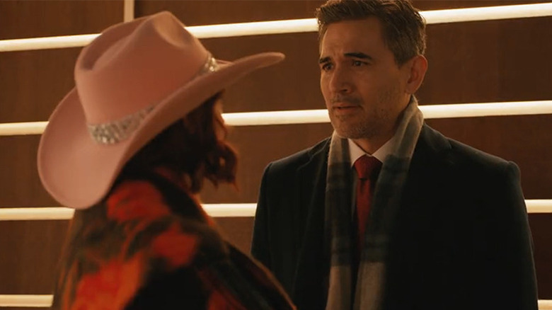 Alec Bloom in Elsbeth