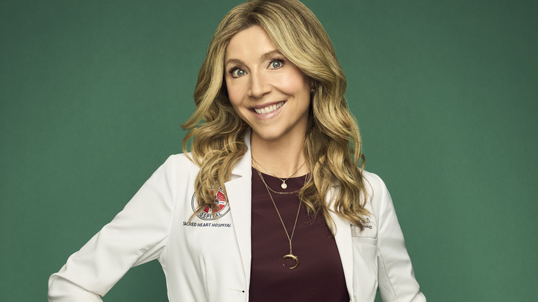 Sarah Chalke as Elliot